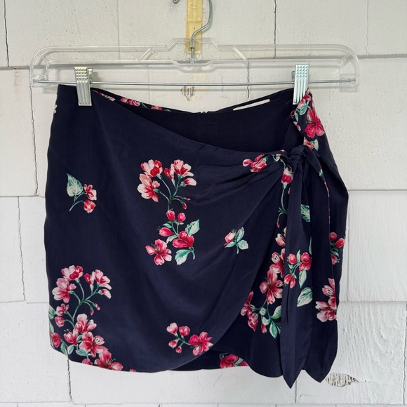 Sezane Pacome Floral Wrap Mini Skirt Blue Floral Silk size 38 US6 - Picture 6 of 11